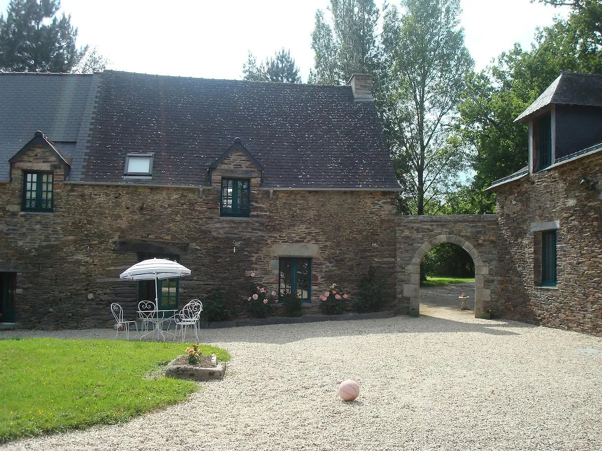 Bed & Breakfast Chambre D'Hotes De La Ville Ruaud Augan