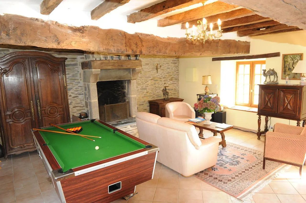 Chambre D'Hotes De La Ville Ruaud Augan Bed & Breakfast