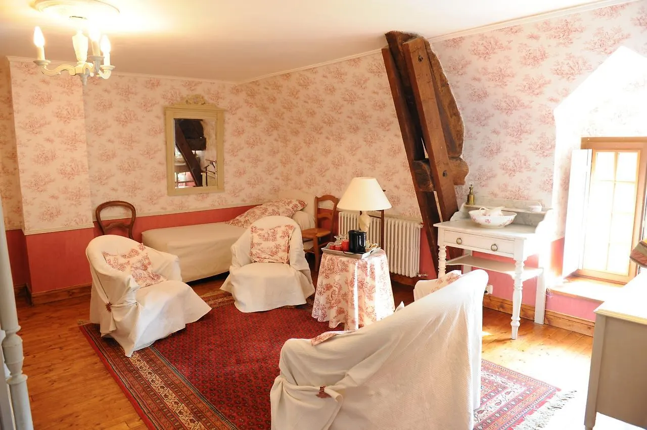 Chambre D'Hotes De La Ville Ruaud Augan Bed & Breakfast