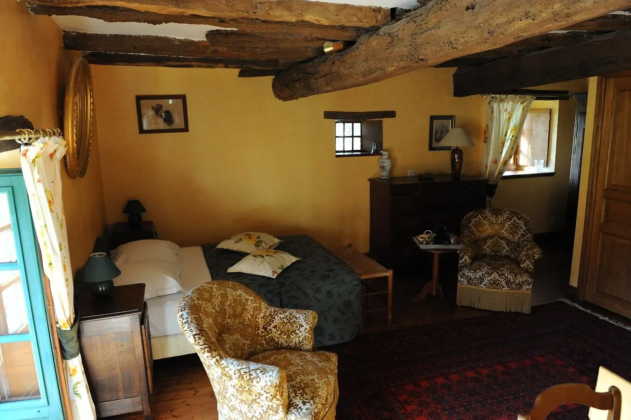 Chambre D'Hotes De La Ville Ruaud Augan Bed & Breakfast