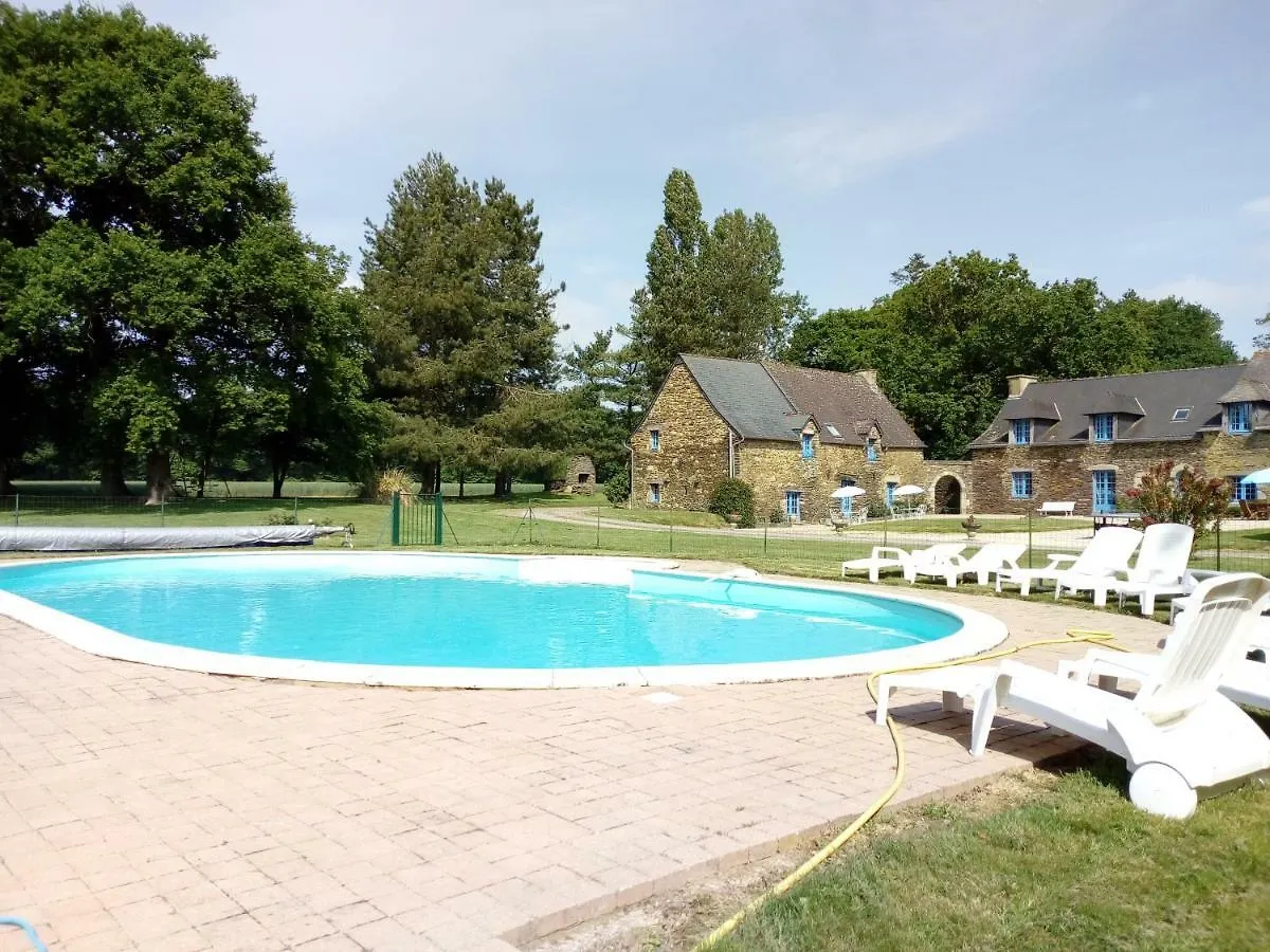 Chambre D'Hotes De La Ville Ruaud Augan Bed & Breakfast
